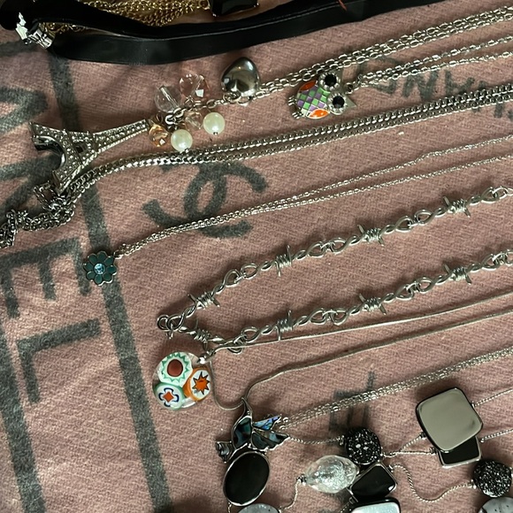 Like this listing to be notified when I go live, hope to see you there 🫶🏼❤️🥰 - Picture 8 of 10